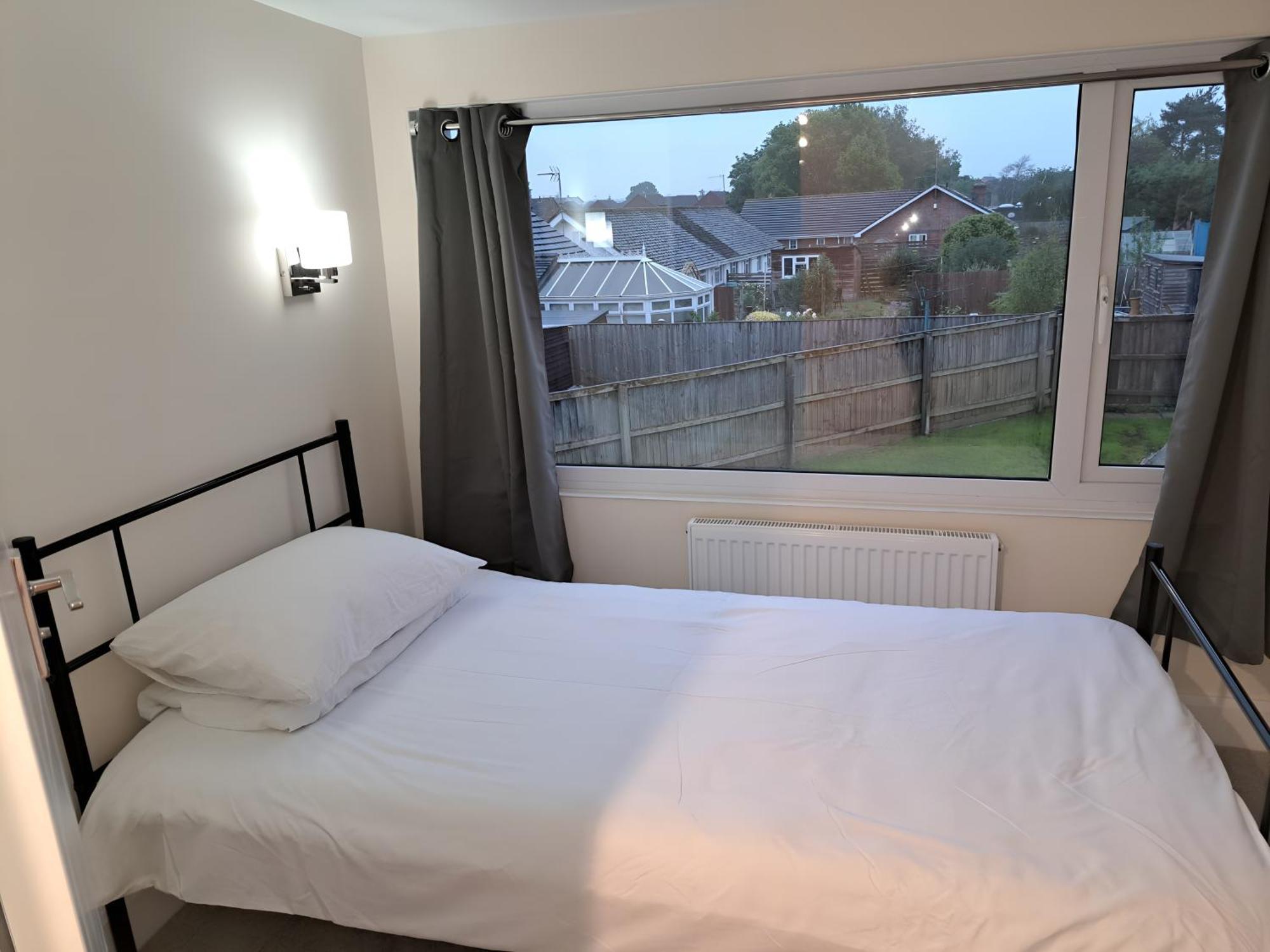Beautiful 5 Bedroom Bungalow, Sleeps 7, In 卡恩 外观 照片