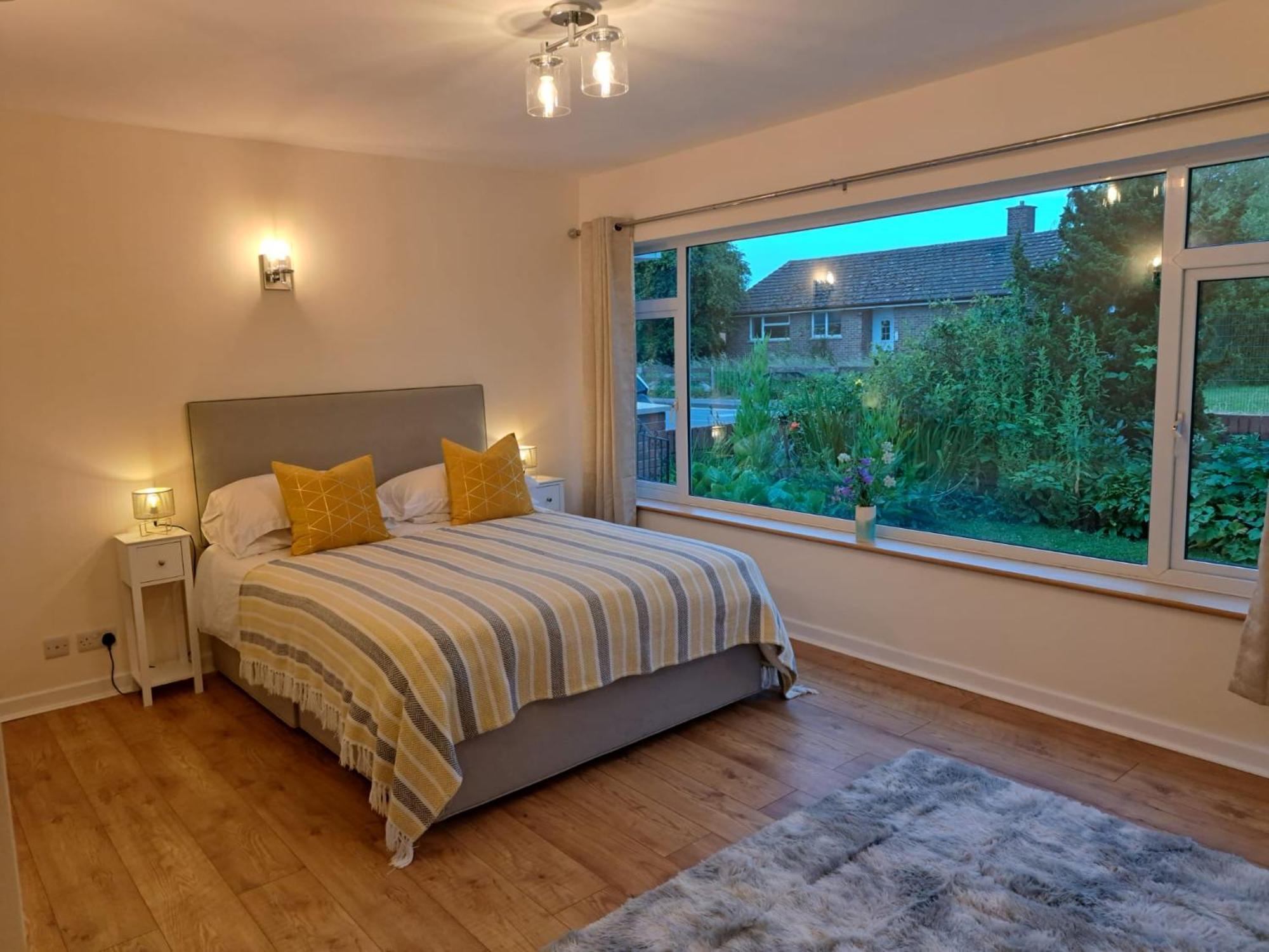 Beautiful 5 Bedroom Bungalow, Sleeps 7, In 卡恩 外观 照片