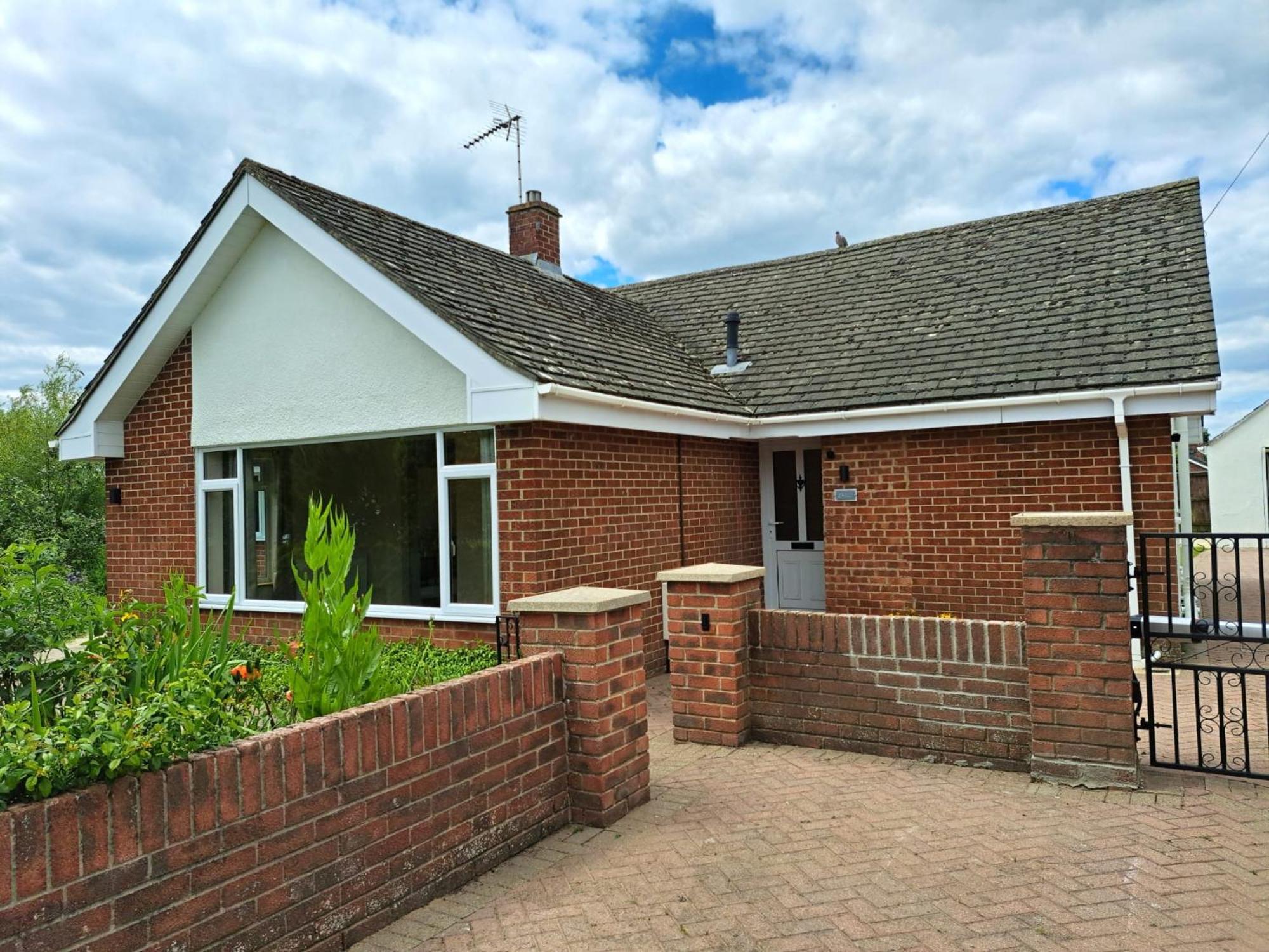 Beautiful 5 Bedroom Bungalow, Sleeps 7, In 卡恩 外观 照片